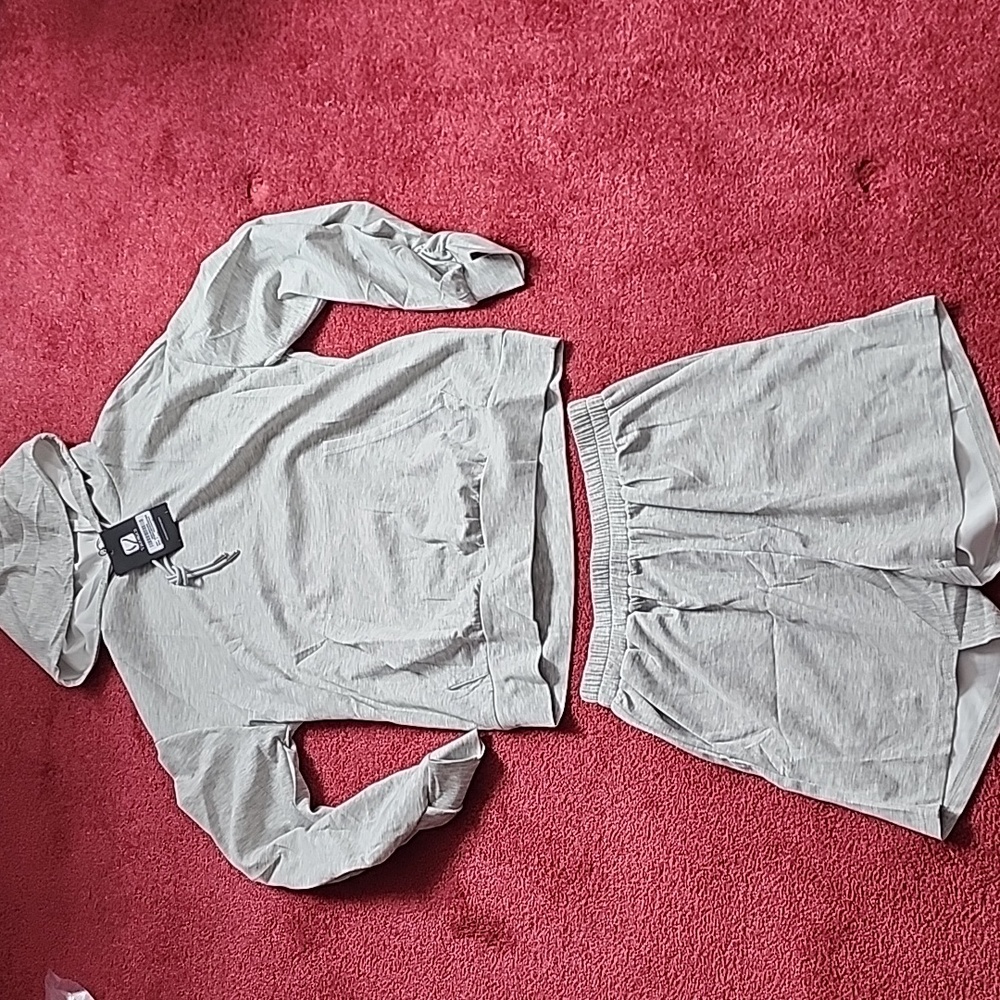 Vigorics Exercise Shorts & Hoodie Set, Women's Small, Gray. Shirred/gathere arms
